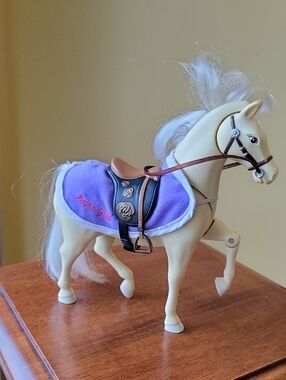 Loving Family Aspen Gold Western Horse With Saddle Blanket